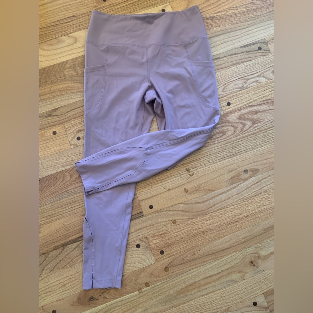 Free People Movement Leggings Size L High-Rise 7/8 Stash Pocket Lavendar/Pink